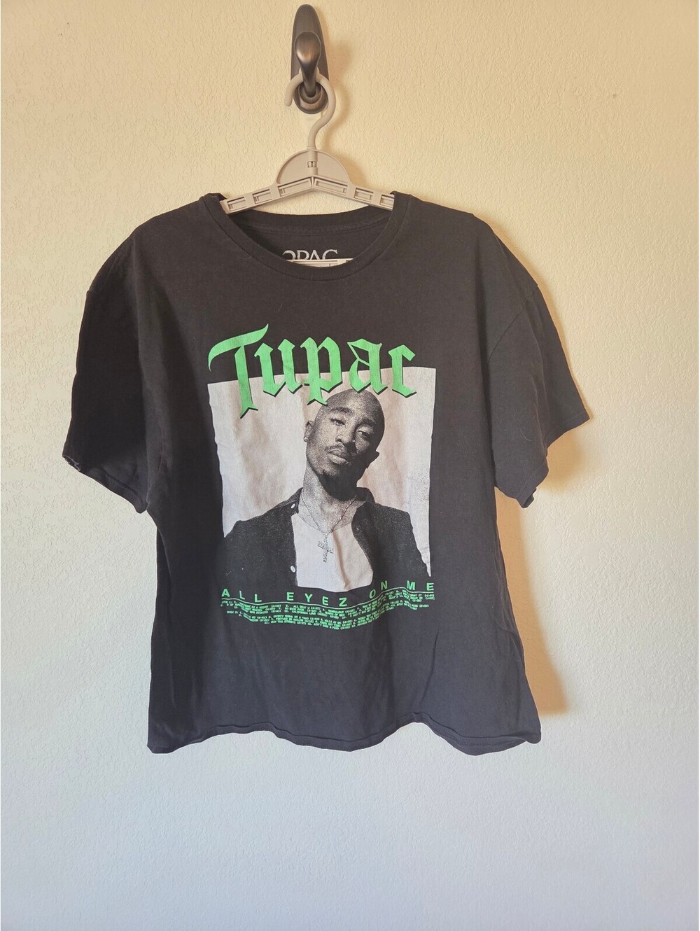 2Pac XL Black Graphic T-Shirt with Green Print, Vintage Hip-Hop Style